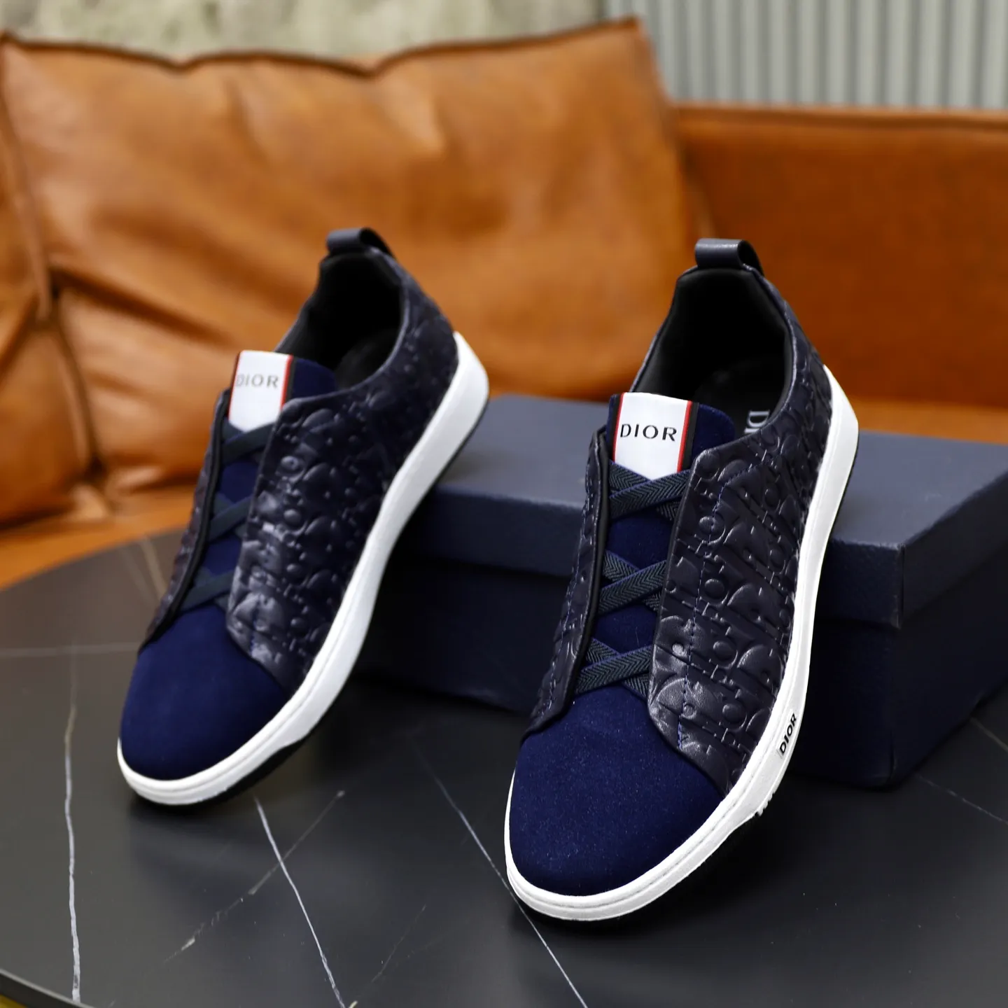Ex-factory price: 442💰🙅‍♂️🙅‍♂️🙅‍♂️ Brand: Dior DIOR Standard code: 38-44 (45 customized) Grade: Same as the official website Material: Original leather splicing, comfortable and breathable lining, original wear-resistant outsole Style category: Men's fashionable casual shoes, running shoes, noble luxury brand elements, top luxury Color: actual picture color